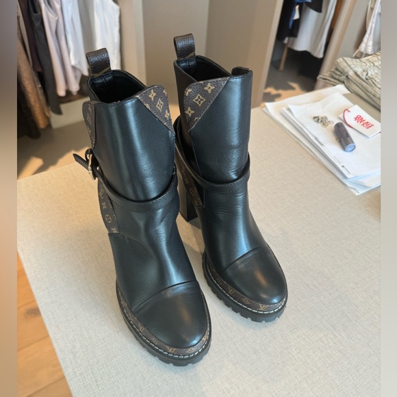 Louis Vuitton Star trail boots never worn - Picture 6 of 7